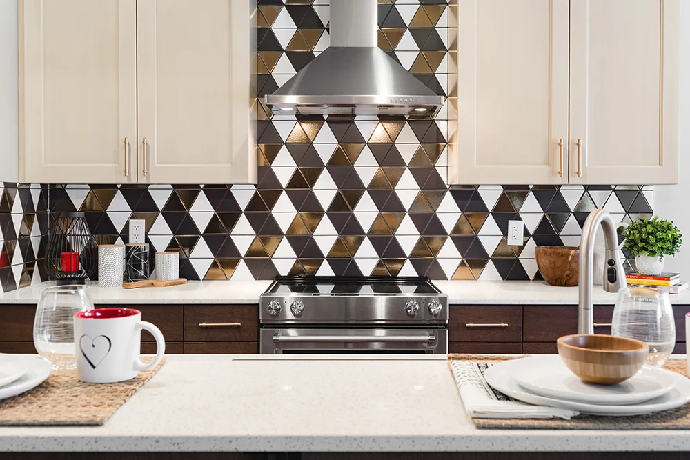 Bold-backsplash-tiles